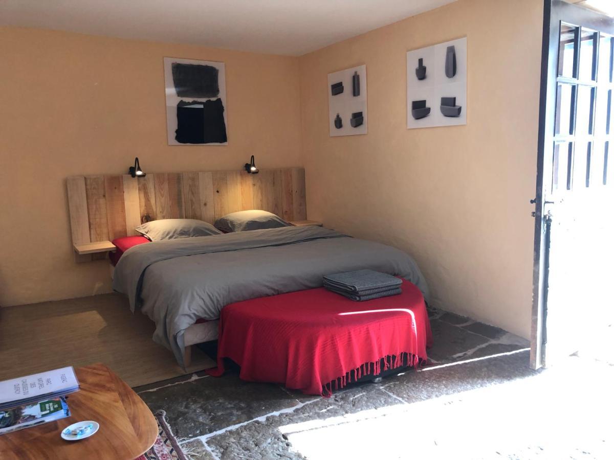 Art En Cele-Chambres D'Hotes Corn Eksteriør billede